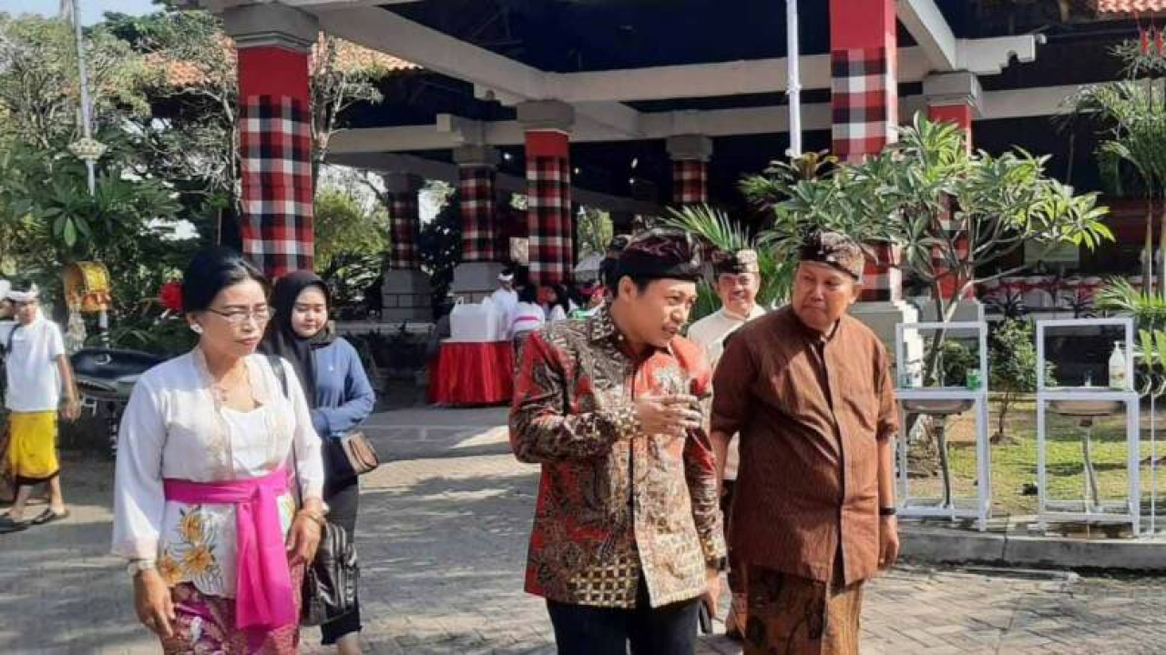 Cak Ghoni Dukung Transformasi Kampung Herbal Nginden